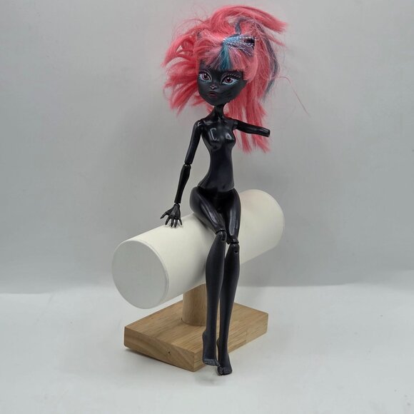 Monster High Catty Noir Doll 2014 Boo York Series Black & Pink HTF 10.5" - Picture 1 of 7